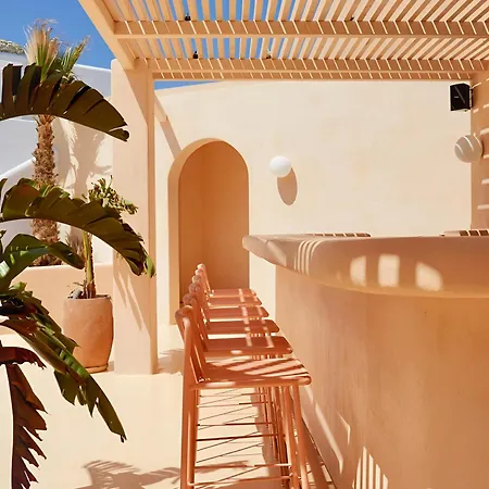 Hotiday Mykonos Ξενοδοχείο 5*